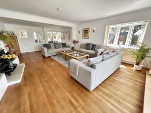 Lounge- click for photo gallery